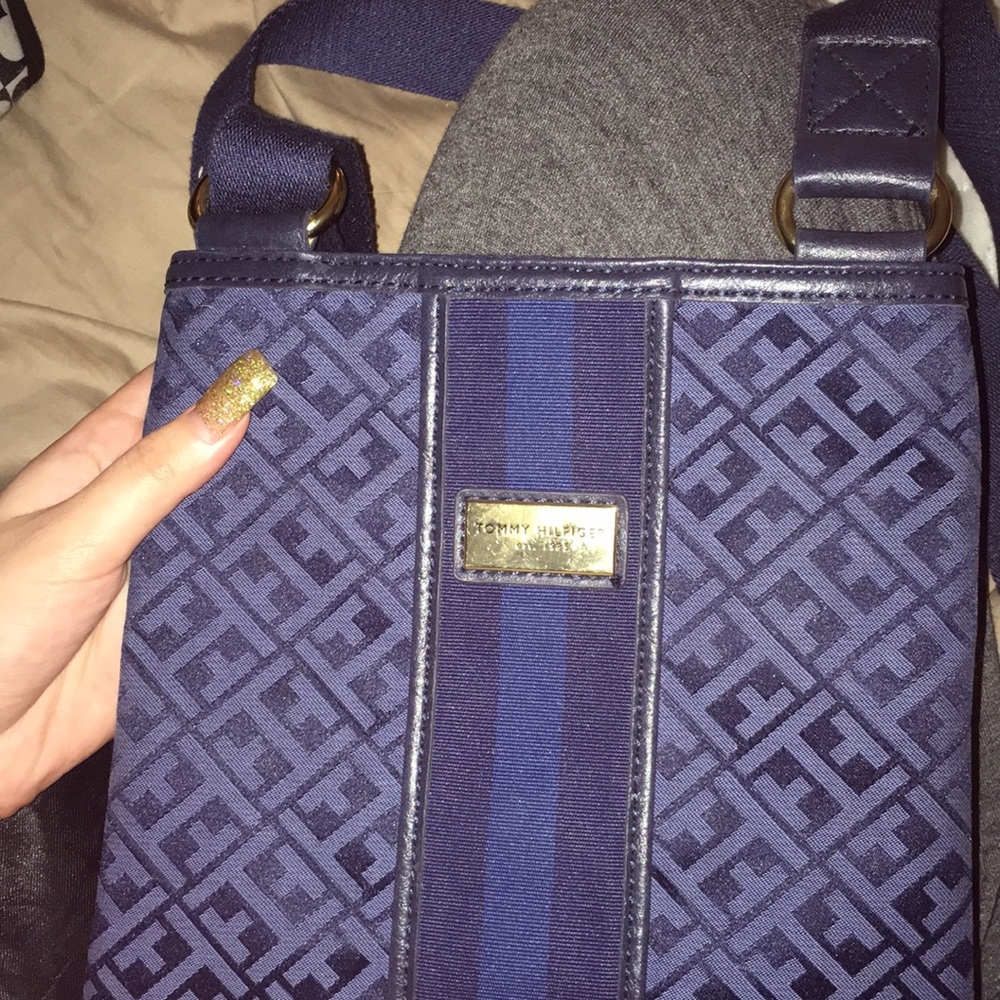 Tommy Hilfiger bag